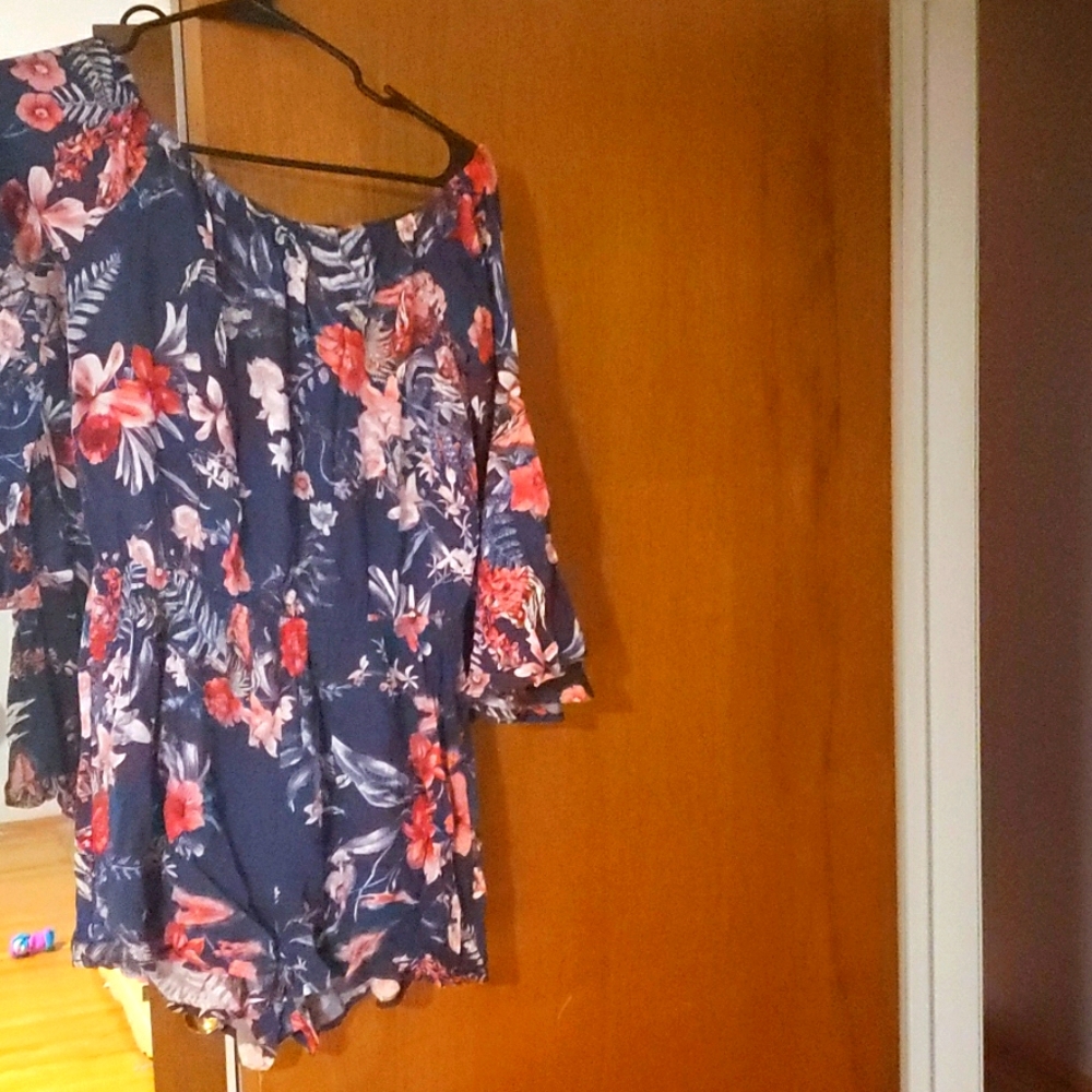 Very pretty lulu's romper